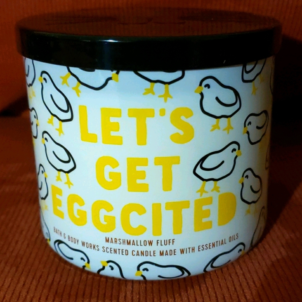 *2 for $40* Bath & Bodyworks Marshmallow Fluff 3-wick Candle